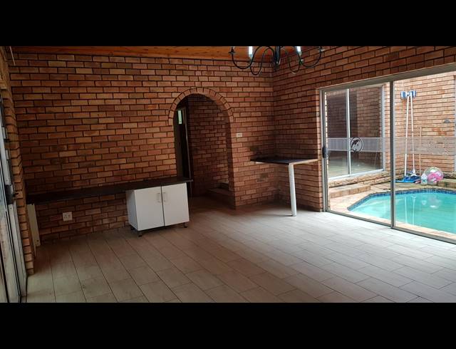 4 BEDROOM HOUSE RENTED IN MONTROSE